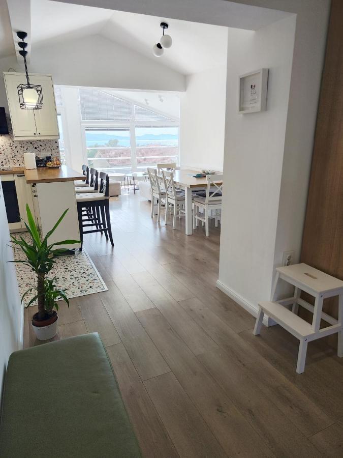 Iva'S Cosy Apartment, Sea View And Free Parking Zara Esterno foto