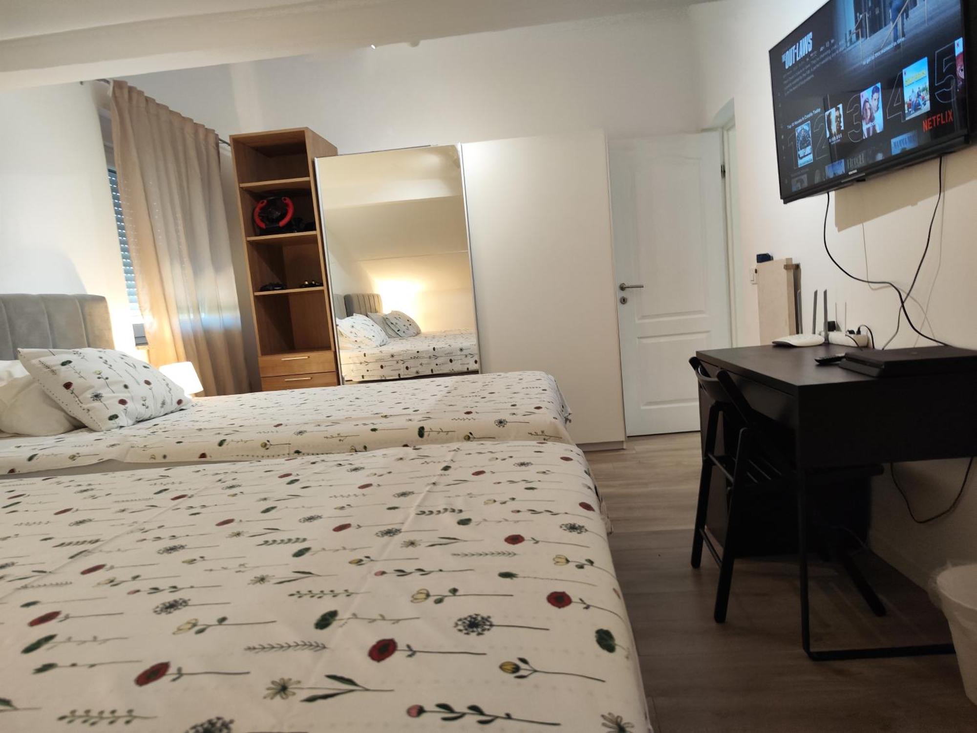 Iva'S Cosy Apartment, Sea View And Free Parking Zara Esterno foto